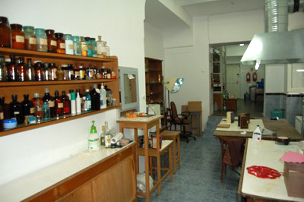 expo_2010_apr2_laborator.jpg